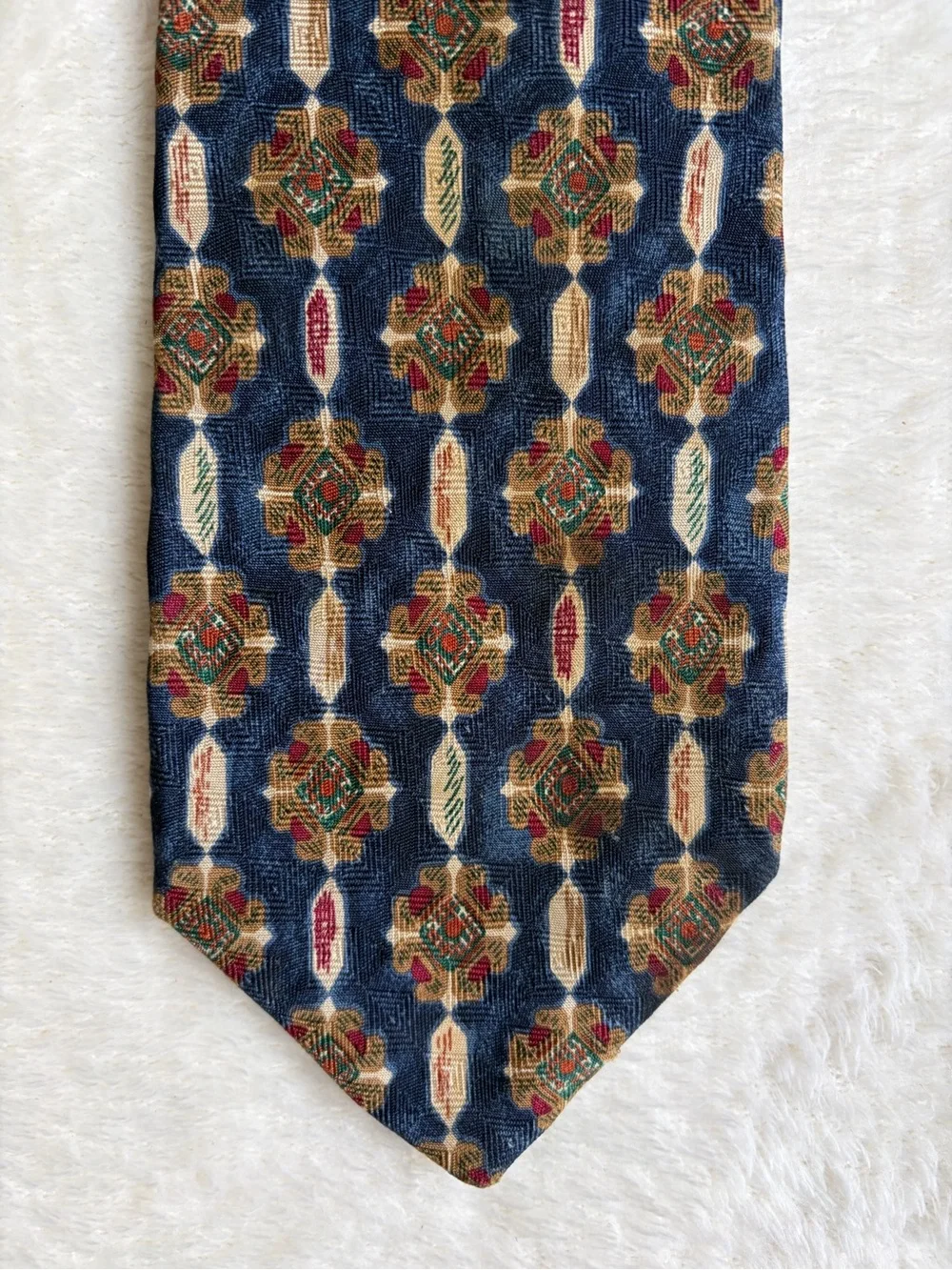 Jos. A. Bank‎ Premier Collection Navy with Geometric Medallion Men's Tie